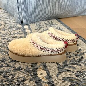 UGG Tazz Slipper